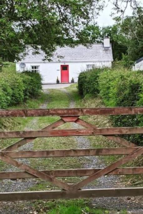 Butler'S Cottage, Letterkenny Bagian luar foto
